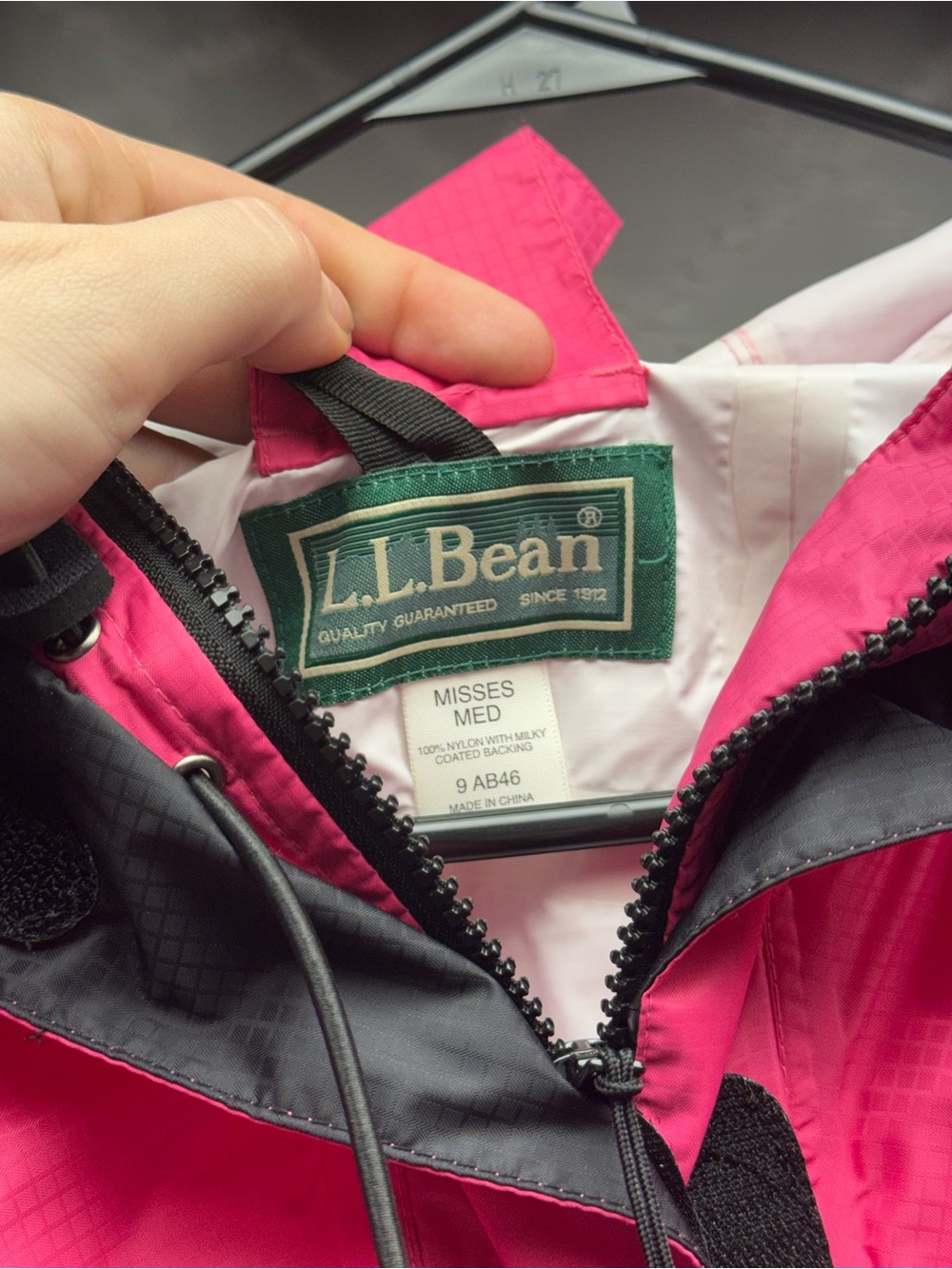 L.L.Bean Pink Ripstop Hooded
Rain Jacket Women's Size Medium - Picture 3 of 8